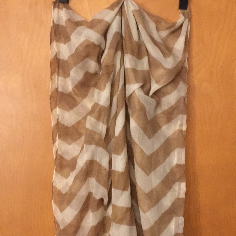 Chevron pattern infinity scarf